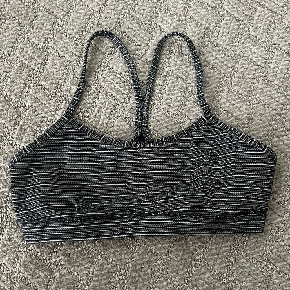 LULULEMON FLOW-Y SPORTS BRA SIZE 8
